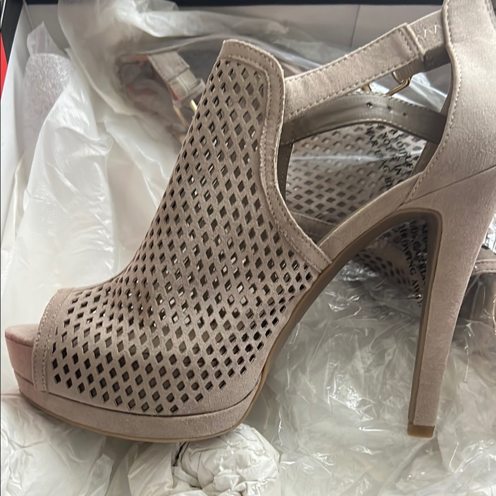 Guess Light Natural Ankle Boots